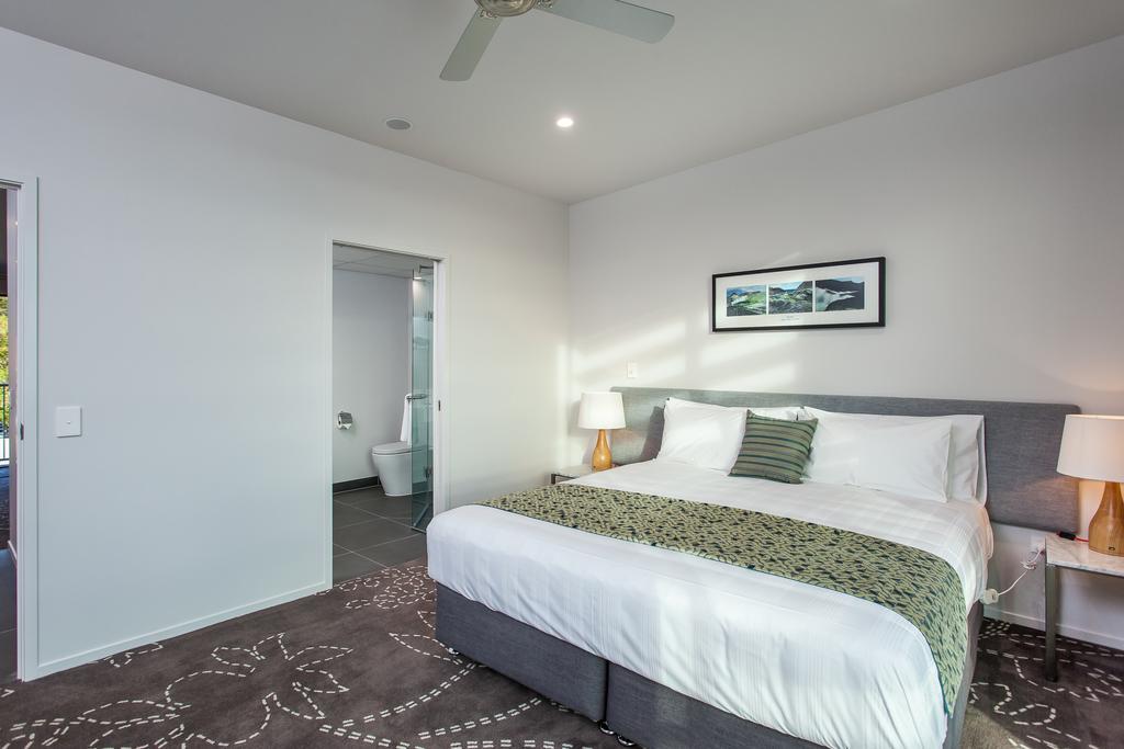 One88 On Commerce Whakatāne Zimmer foto A bedroom in a hotel