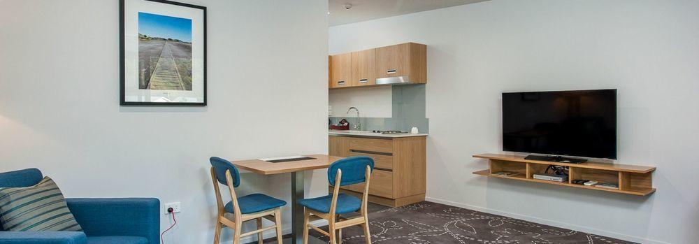 One88 On Commerce Whakatāne Exterior foto A kitchenette in a hotel room
