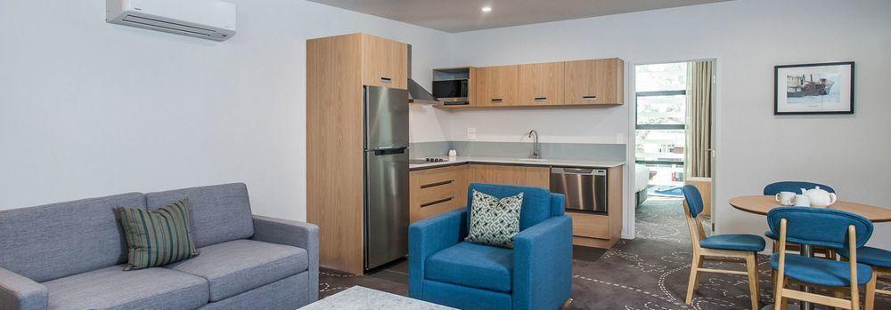 One88 On Commerce Whakatāne Exterior foto A kitchen in a student apartment