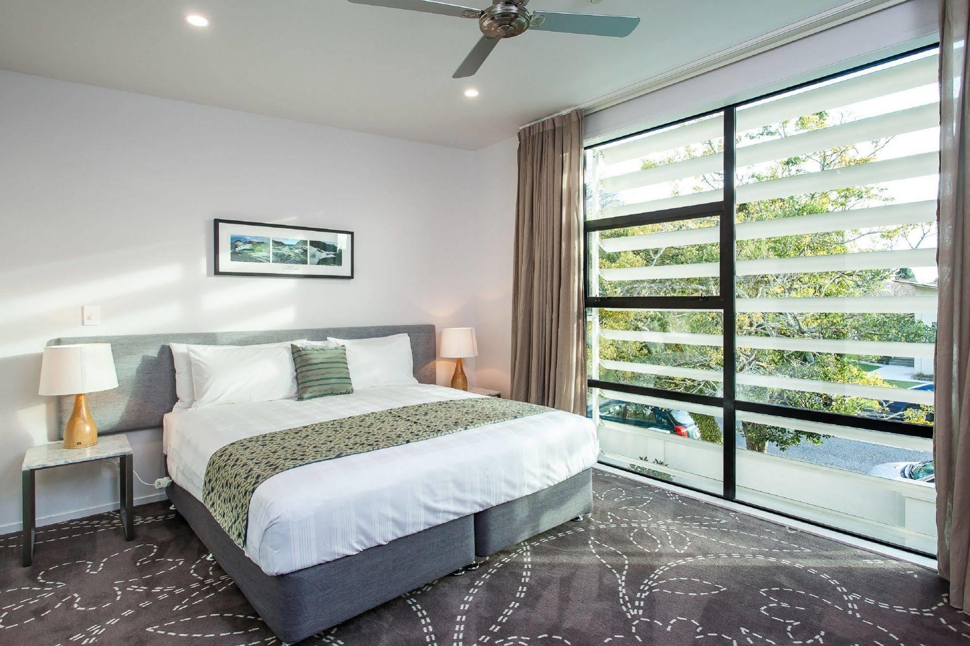 One88 On Commerce Whakatāne Exterior foto A bedroom at the hotel